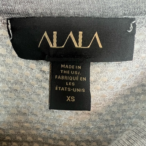 🆕 🩶 NWOT ALALA HERON Heather Gray Mesh Back Sweatshirt | Women’s XS - Picture 9 of 11